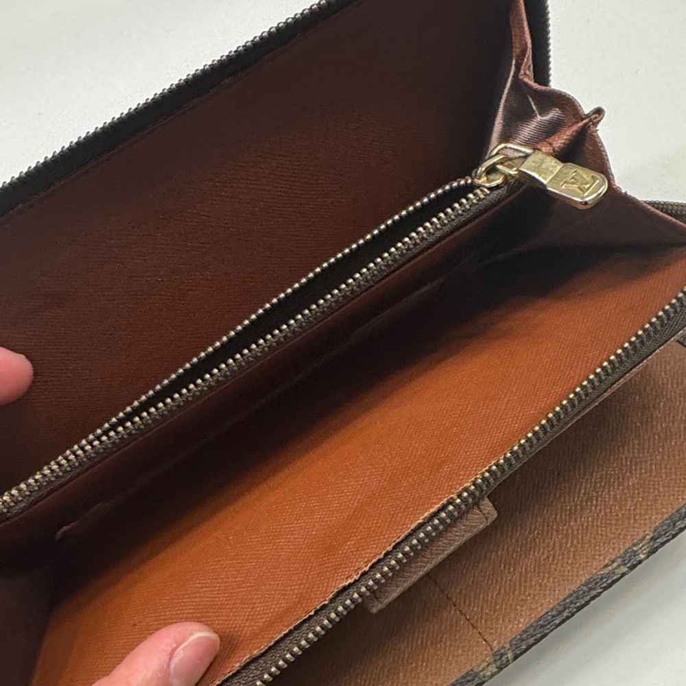 Louis Vuitton Monogram Brown Zip Around Wallet with Tan Snap - Picture 6 of 16